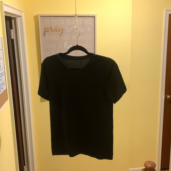 Black shirt - Picture 1 of 1